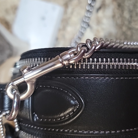 Coach NWT Crossbody monogram with heart print - Picture 9 of 12